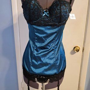 Fredrick's of Hollywood lingerie set teal with black lace size large
